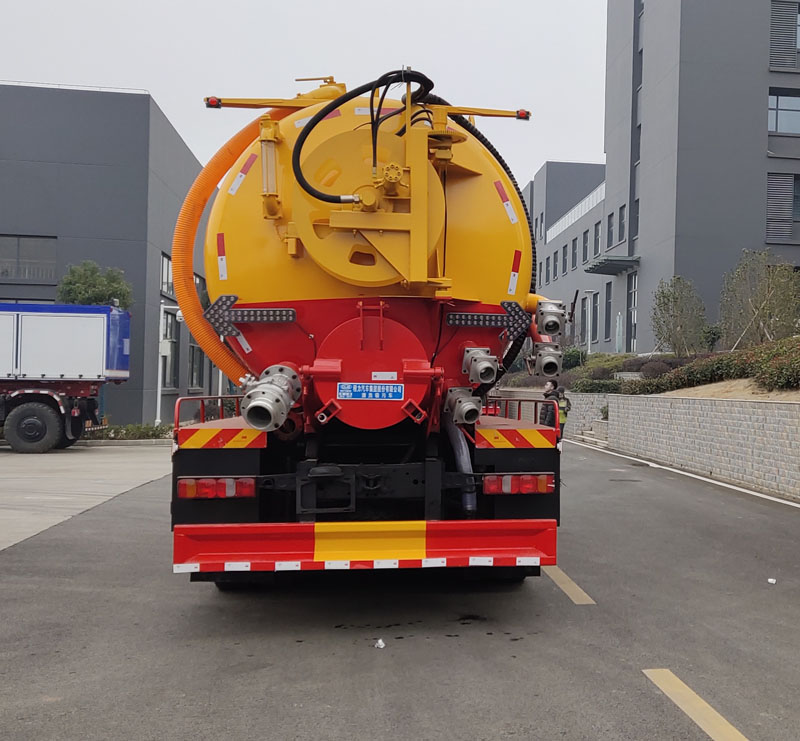 程力牌CL5255GQWZ6CC型清洗吸污車